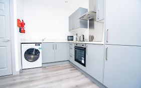 Bright And Modern 1 Bed Apartment In Redditch